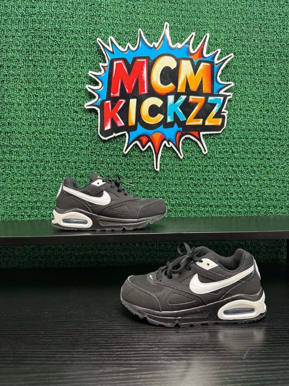 Nike Air Max IVO (PS) Black/White Toddler Size 13.5C Pre-Owned: Excellent